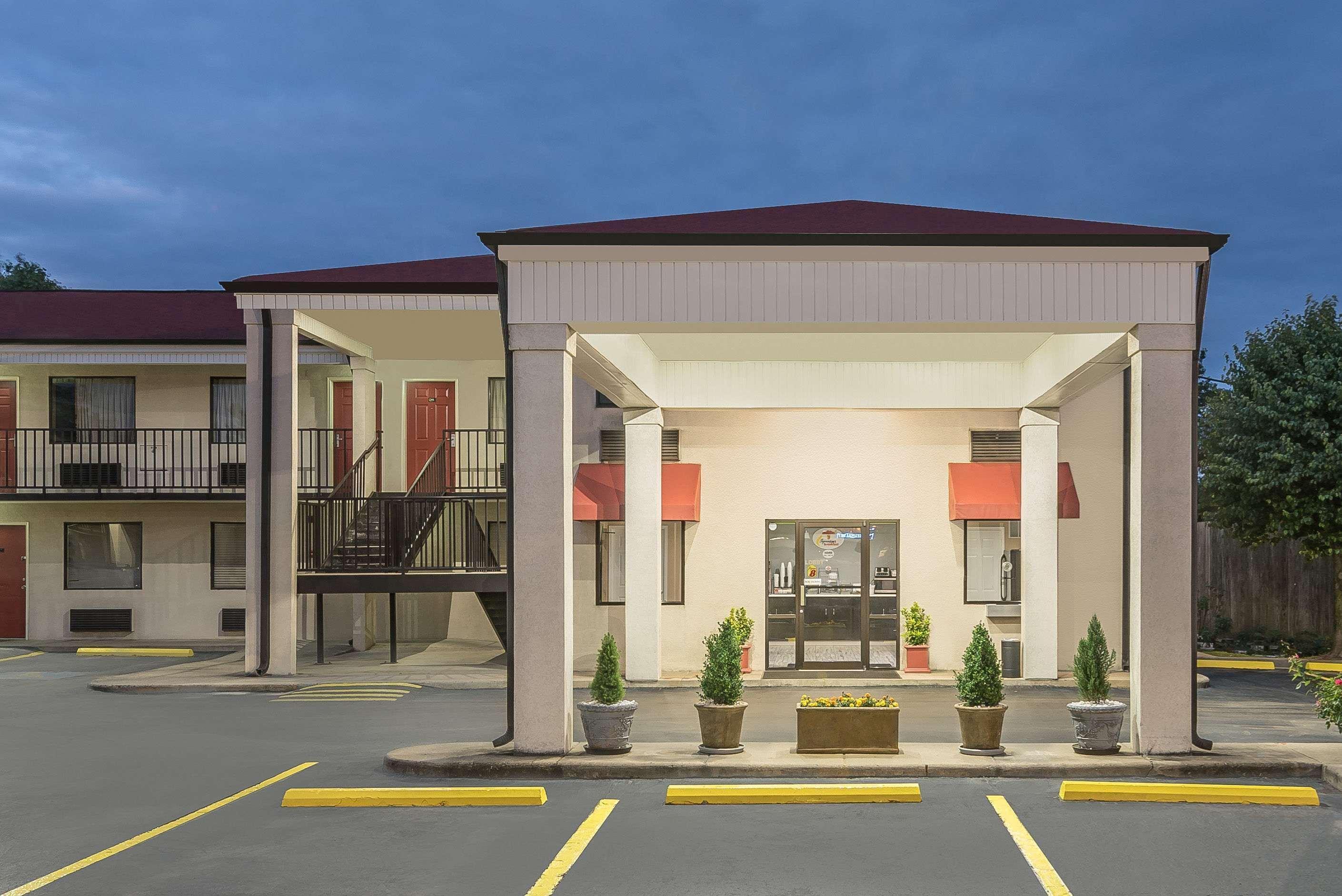 Super 8 By Wyndham Bryant Little Rock Area Motel Exterior photo